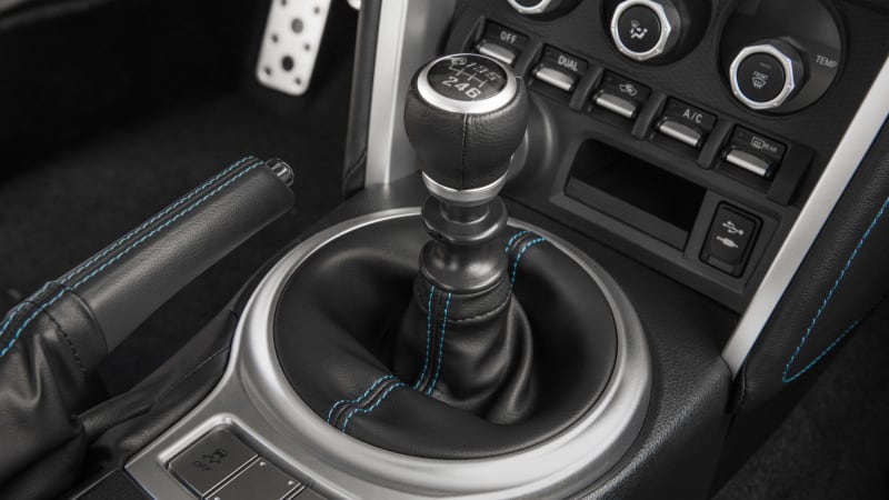 Manual transmission continues to fade: Here's where it sells best and worst